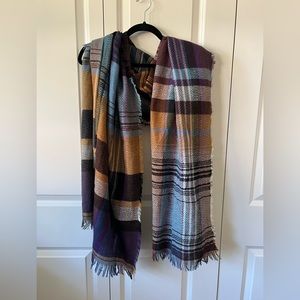 Women’s Plaid Scarf